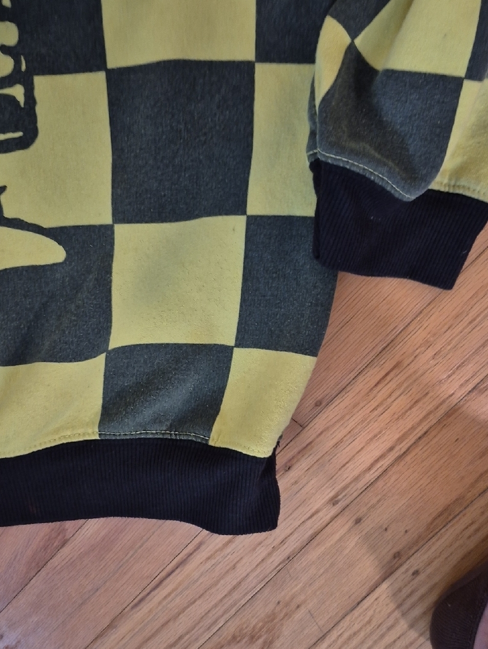 Snoopy & Charlie Brown Peanuts Hybrid Black & Yellow Sweatshirt Sz L - Picture 3 of 8